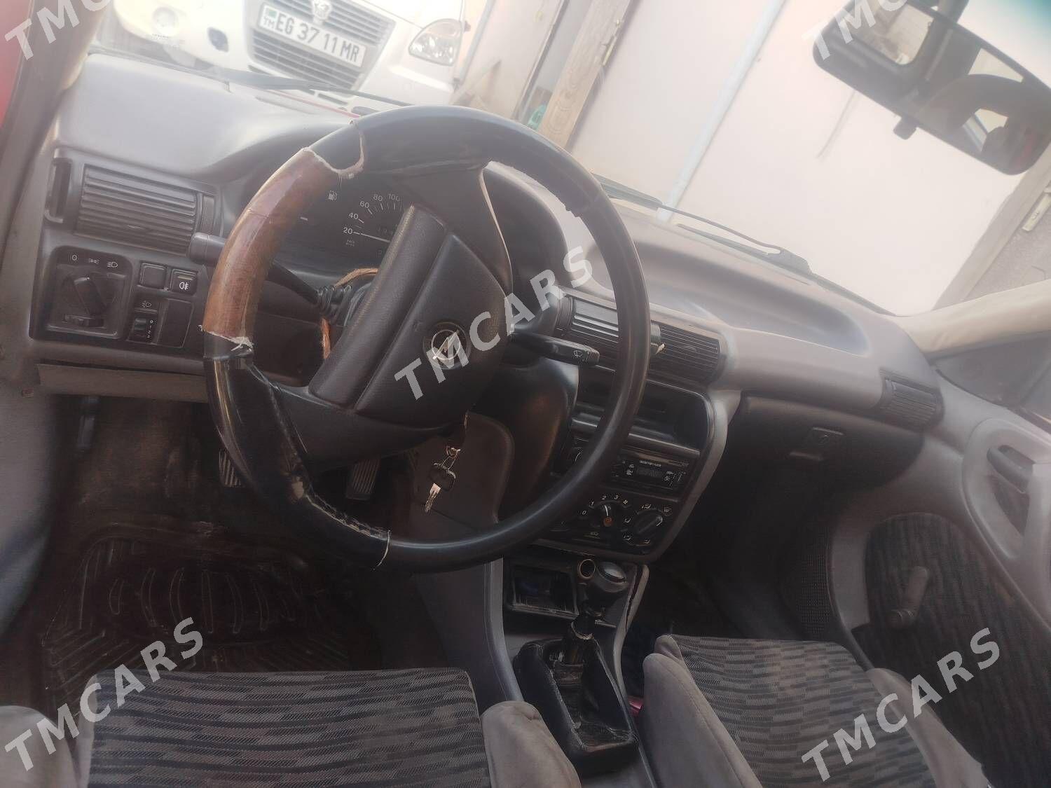 Opel Astra 1992 - 125 000 TMT - Мары - img 4