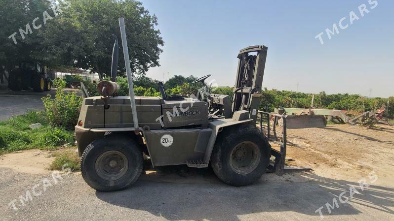 Caterpillar Forklift 2022 - 136 000 TMT - Büzmeýin - img 2