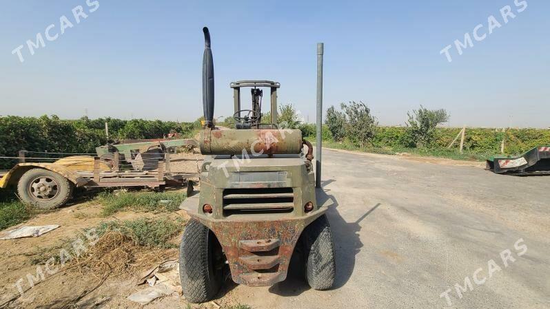 Caterpillar Forklift 2022 - 136 000 TMT - Büzmeýin - img 3