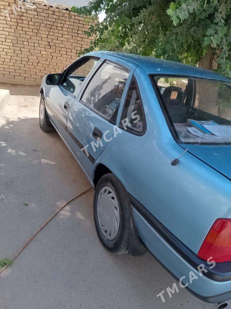 Opel Vectra 1992 - 34 000 TMT - Сакарчага - img 4