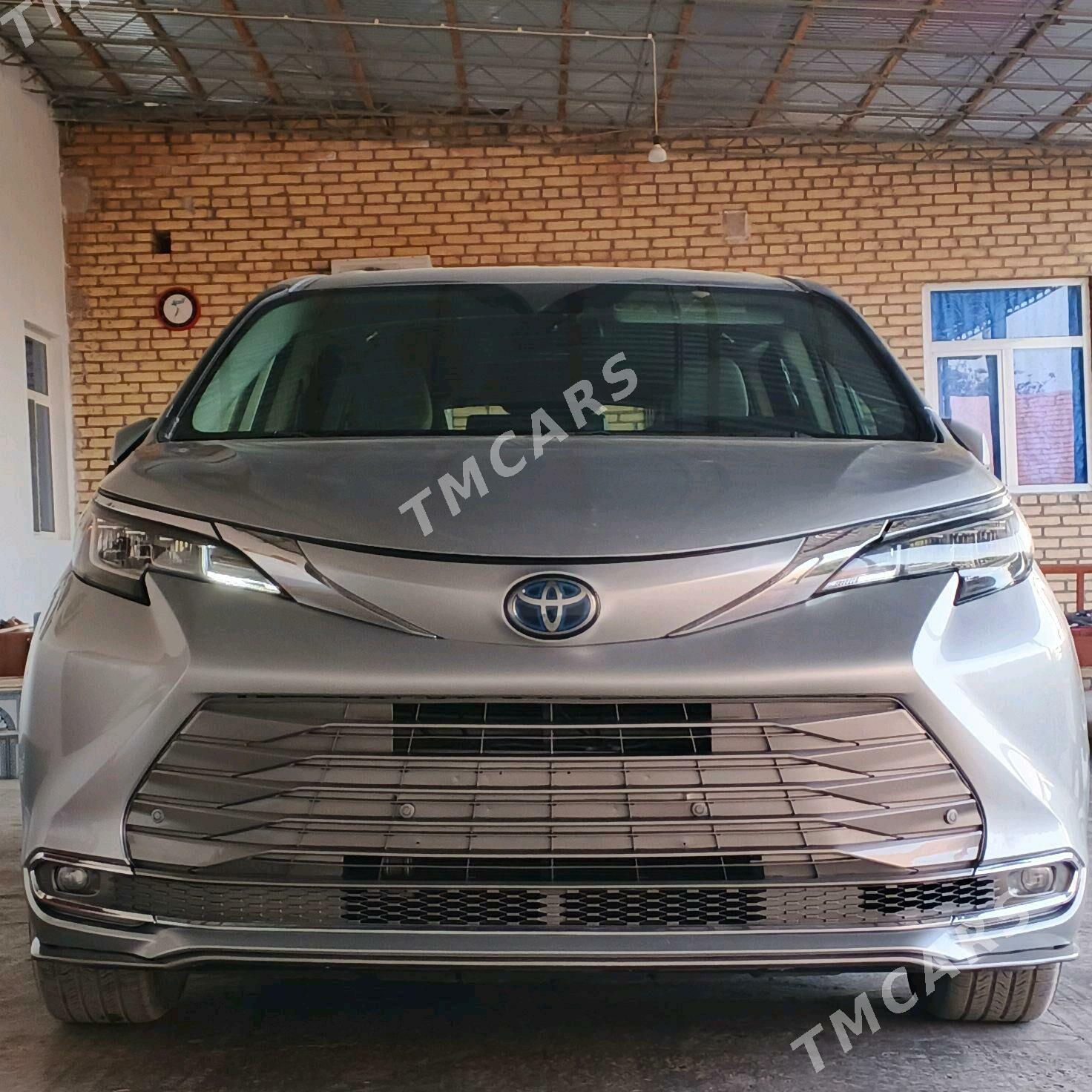Toyota Sienna 2022 - 465 000 TMT - Халач - img 4