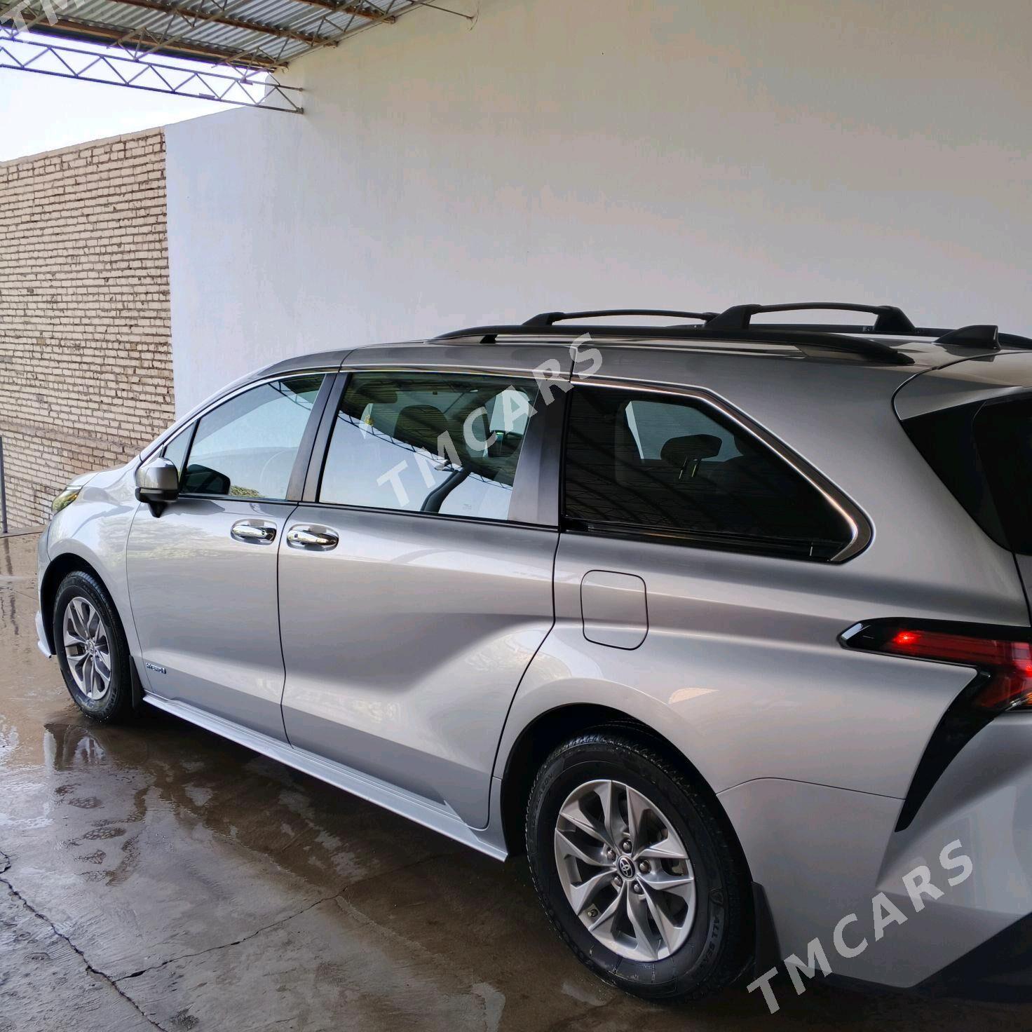 Toyota Sienna 2022 - 465 000 TMT - Халач - img 2