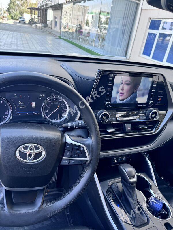 Toyota Highlander 2022 - 560 000 TMT - Türkmenabat - img 10