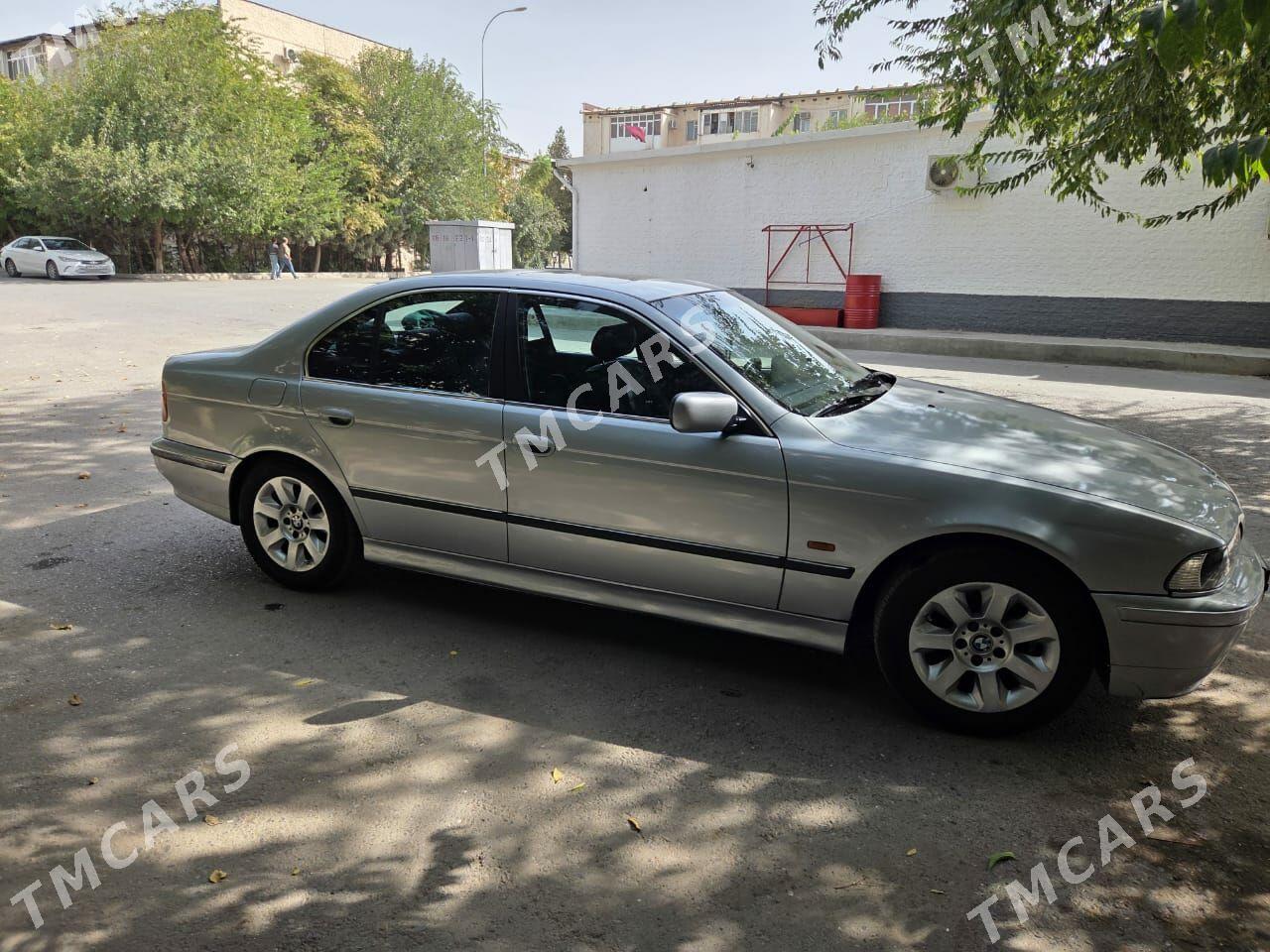 BMW E39 1999 - 120 000 TMT - Aşgabat - img 3