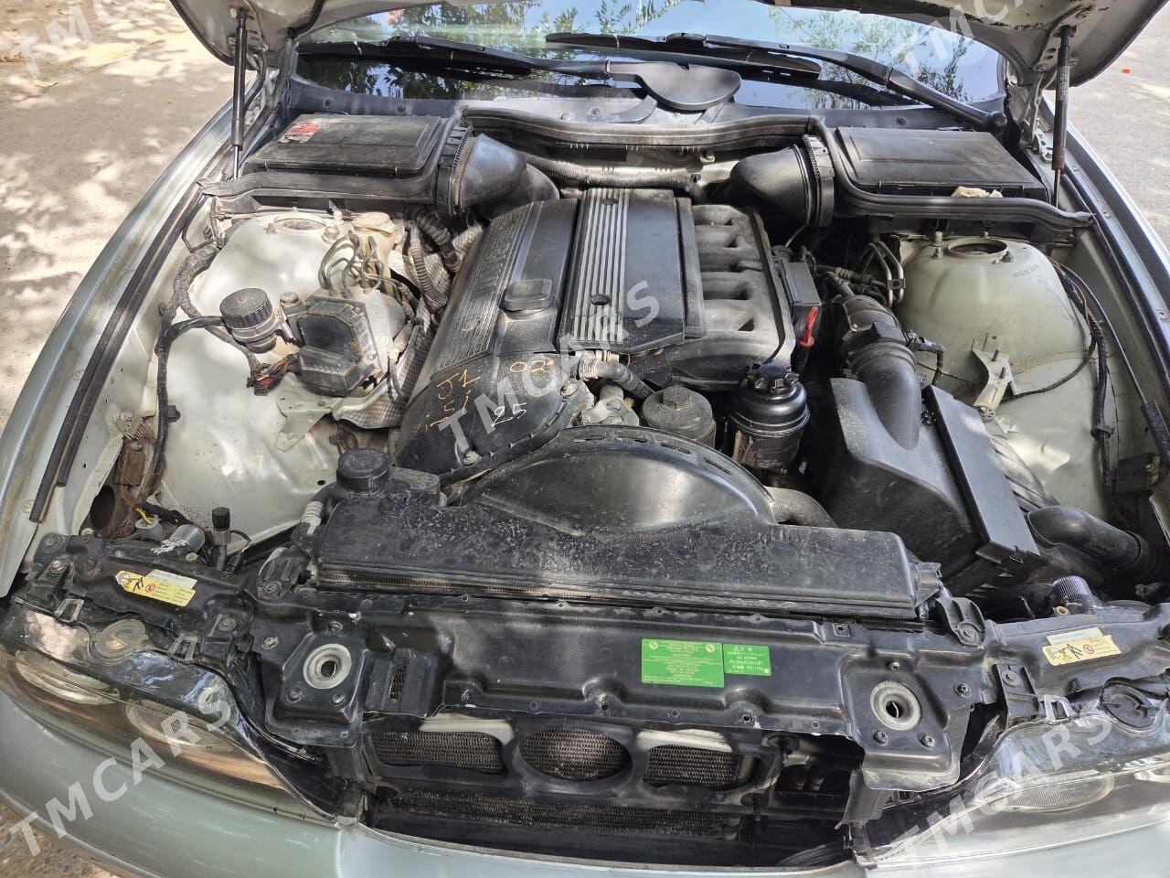 BMW E39 1999 - 120 000 TMT - Aşgabat - img 2
