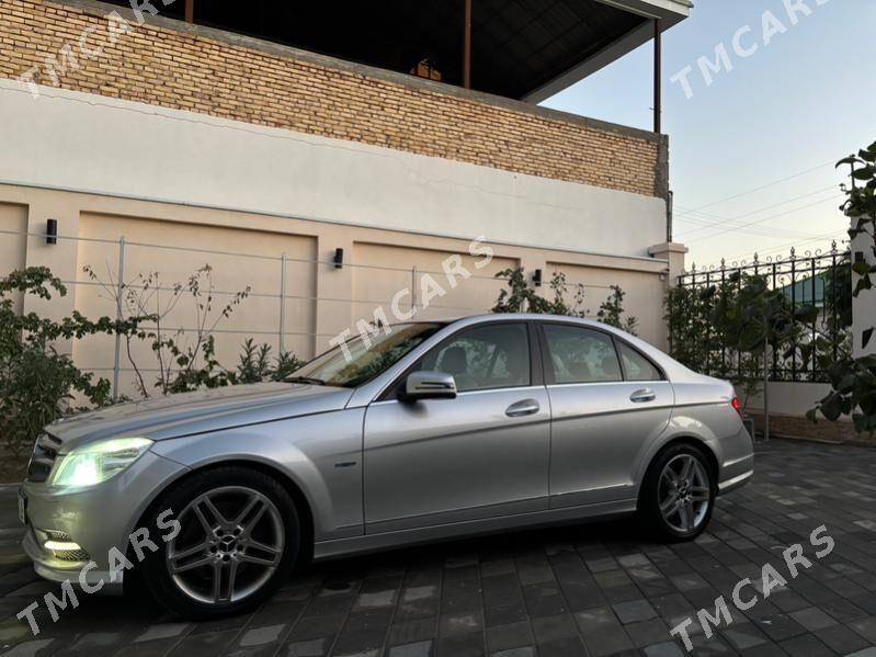 Mercedes-Benz C300 2010 - 180 000 TMT - Türkmenabat - img 3