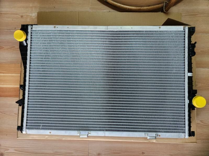 RADIATOR BMW E39 E34 1VANS 2VANUS 1 000 TMT - Aşgabat - img 1