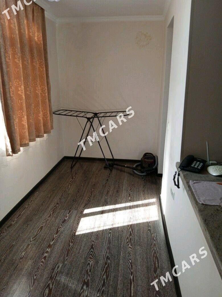 10-МКР 3 ЭТАЖ 2 КОМНАТНАЯ  - Aşgabat - img 8