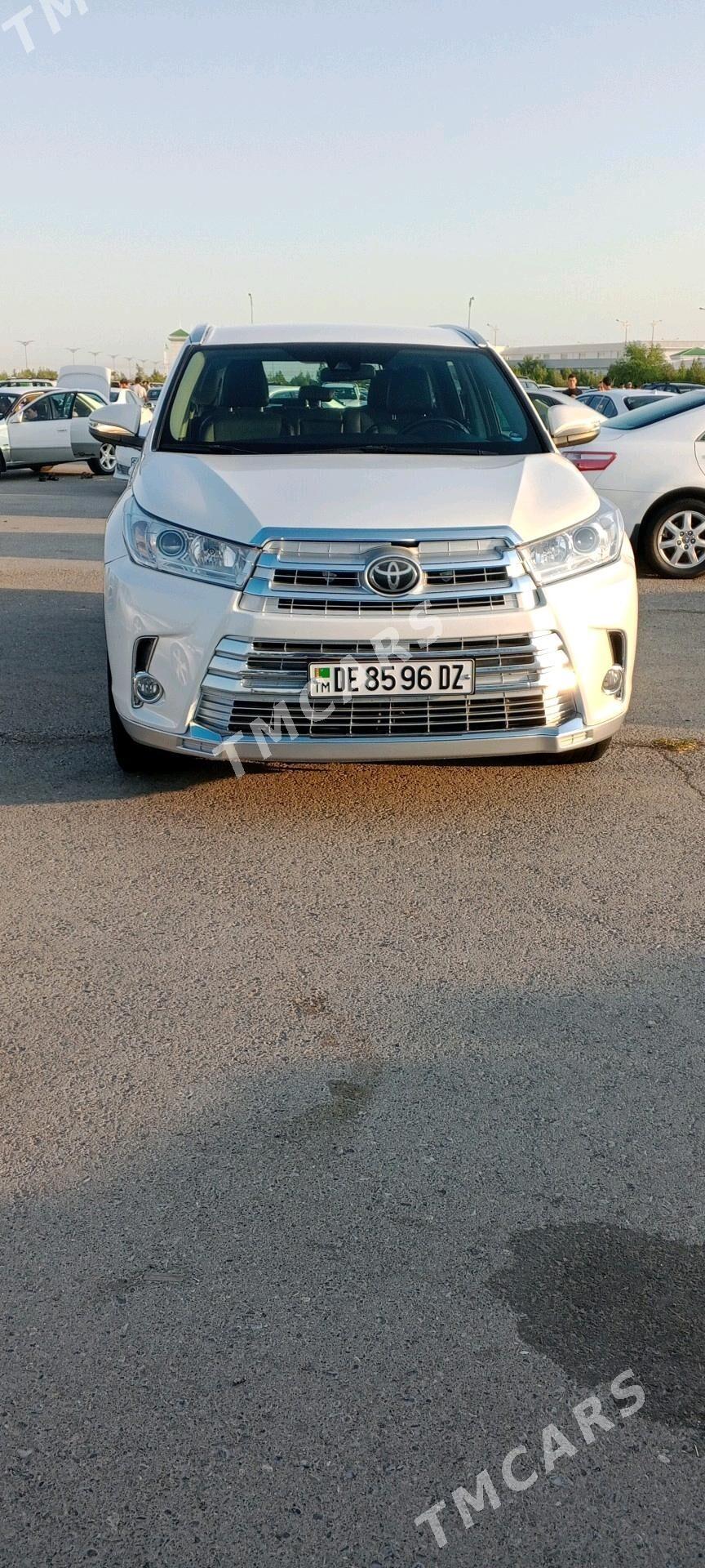 Toyota Highlander 2018 - 440 000 TMT - Köneürgenç - img 8