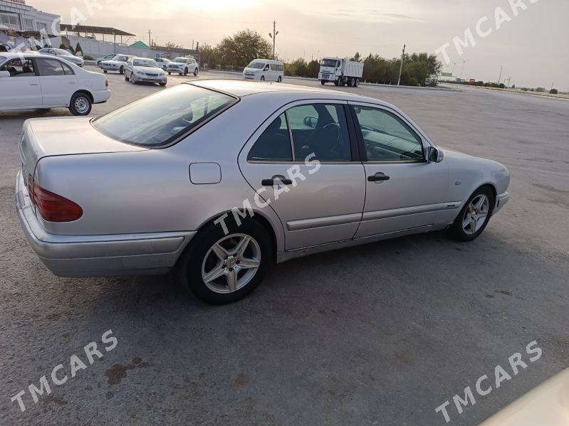 Mercedes-Benz 230E 1996 - 70 000 TMT - Гызыларбат - img 4