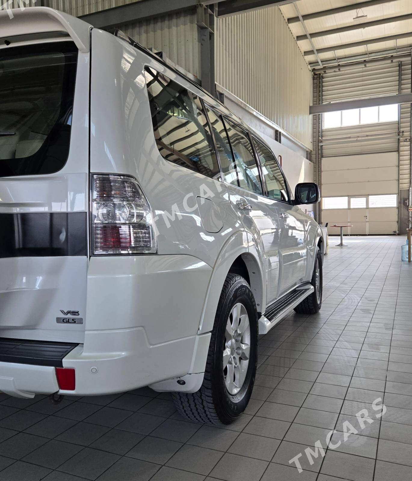 Mitsubishi Pajero 2015 - 315 000 TMT - Арзув - img 6