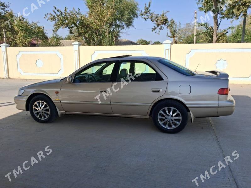 Toyota Camry 2000 - 183 000 TMT - Baýramaly - img 2