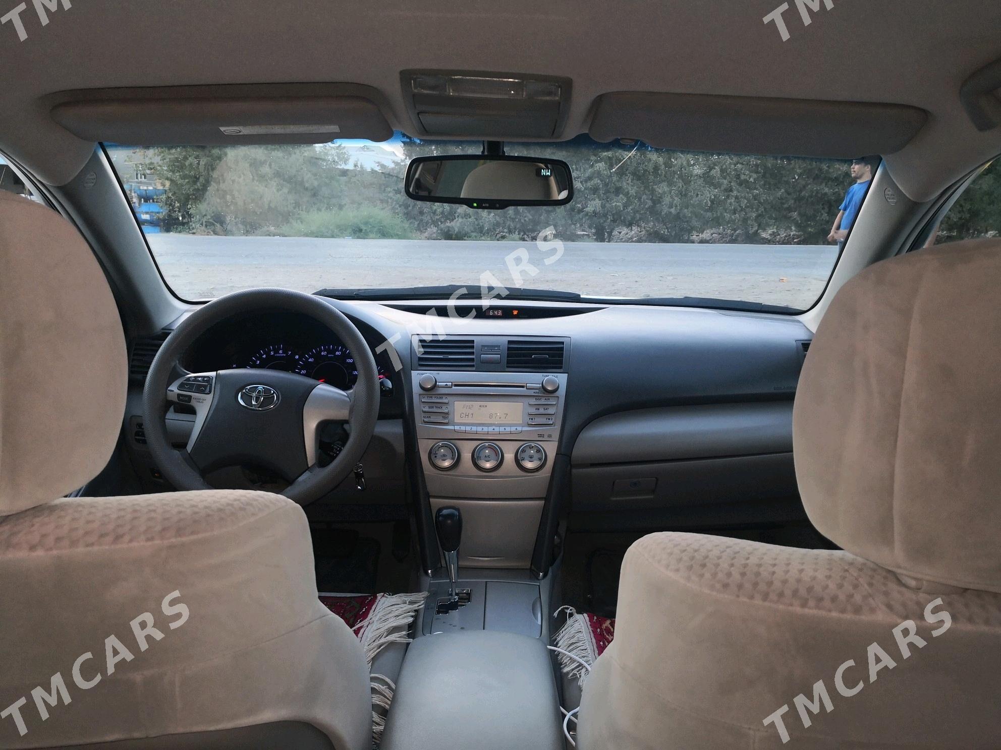 Toyota Camry 2010 - 190 000 TMT - Мары - img 6