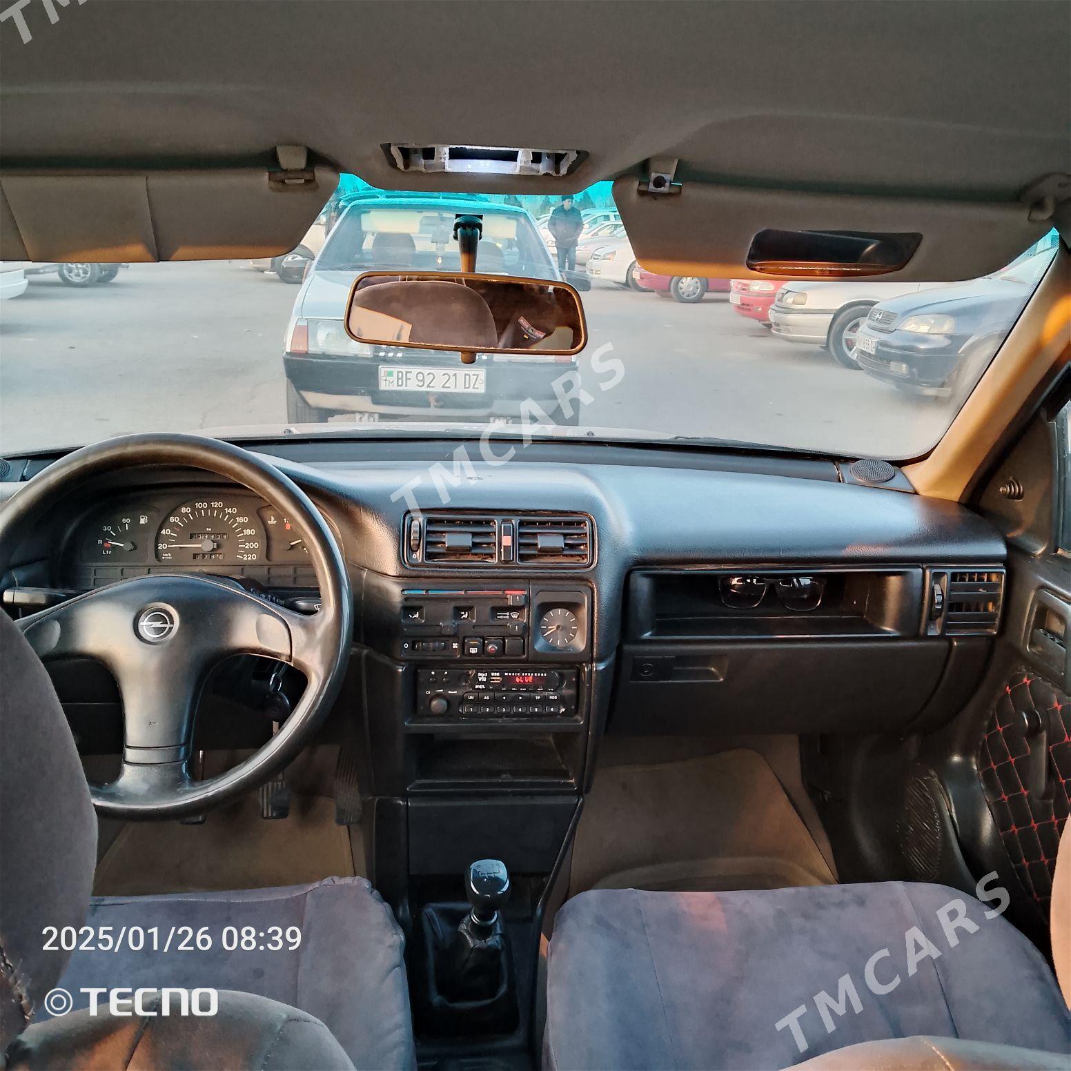 Opel Vectra 1993 - 40 000 TMT - Шабатский этрап - img 1