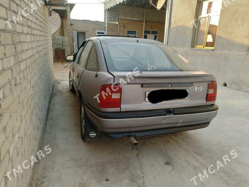 Opel Vectra 1992 - 18 000 TMT - Мары - img 3