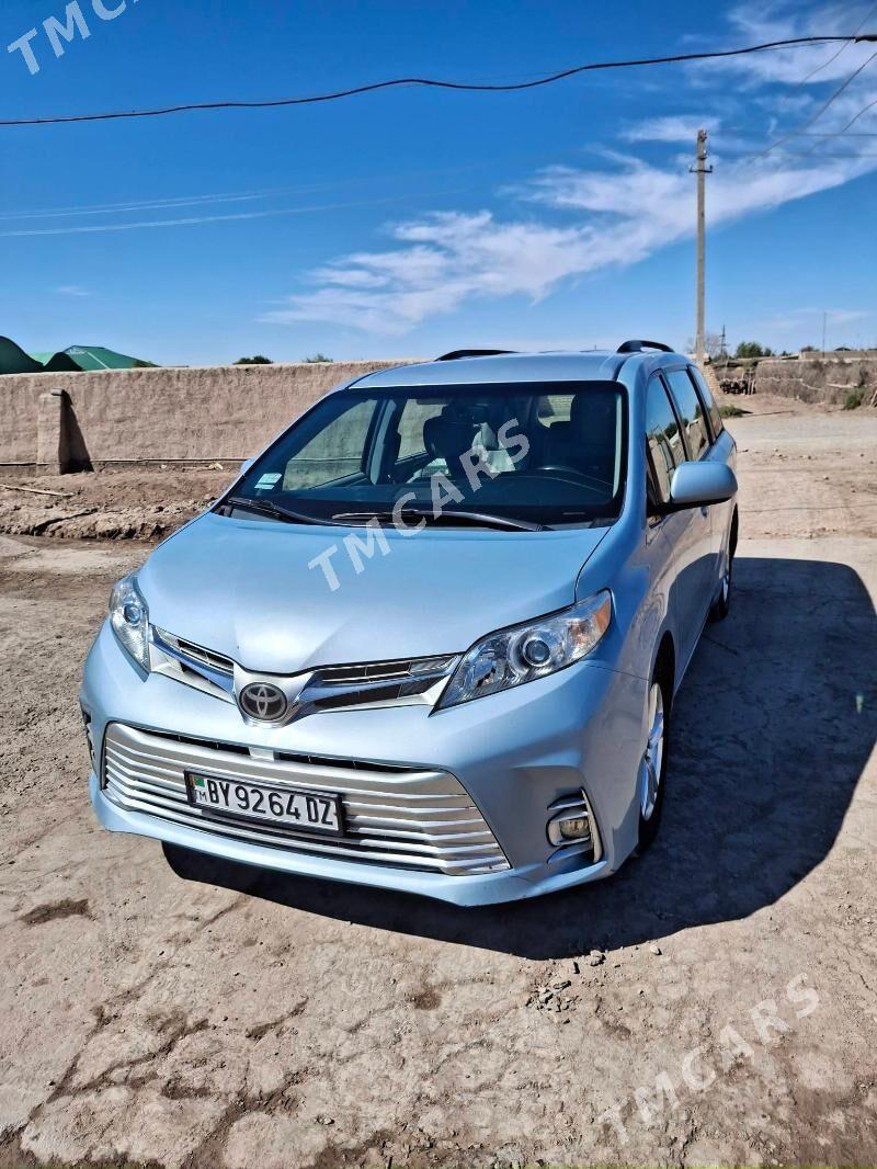 Toyota Sienna 2016 - 370 000 TMT - Türkmenbaşy etr. - img 6