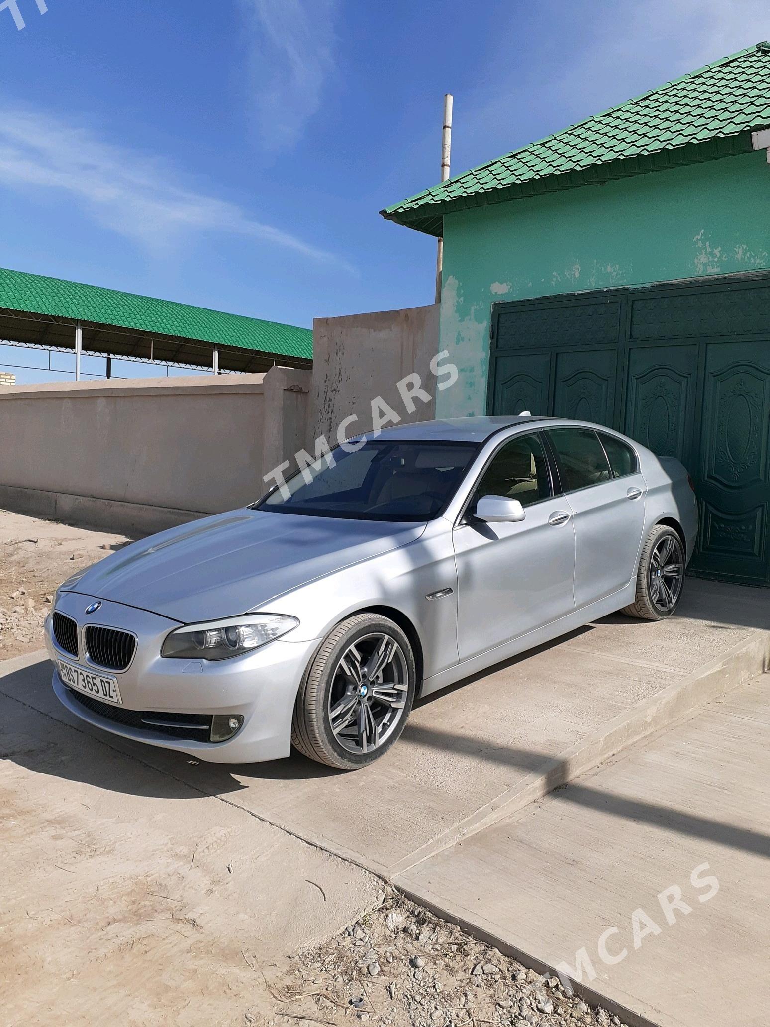BMW F10 2010 - 190 000 TMT - Дашогуз - img 3