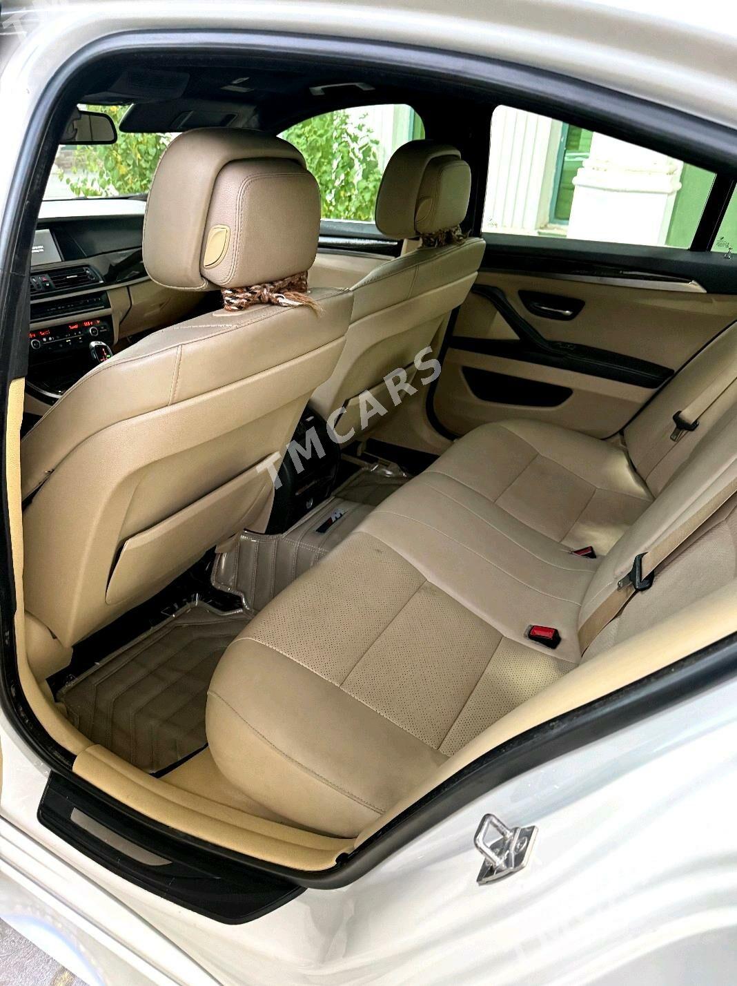 BMW F10 2010 - 245 000 TMT - Балканабат - img 2