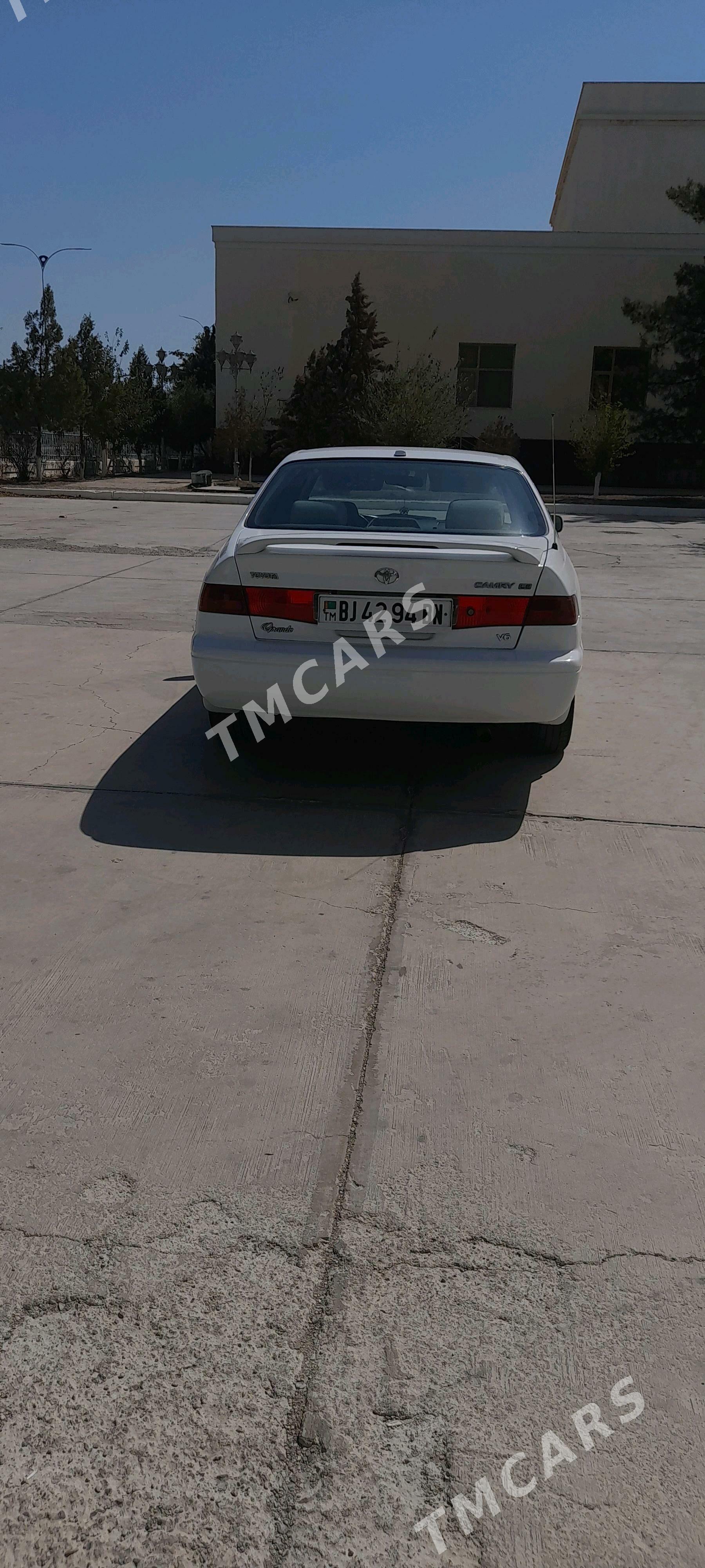 Toyota Camry 2000 - 130 000 TMT - Gyzylarbat - img 3