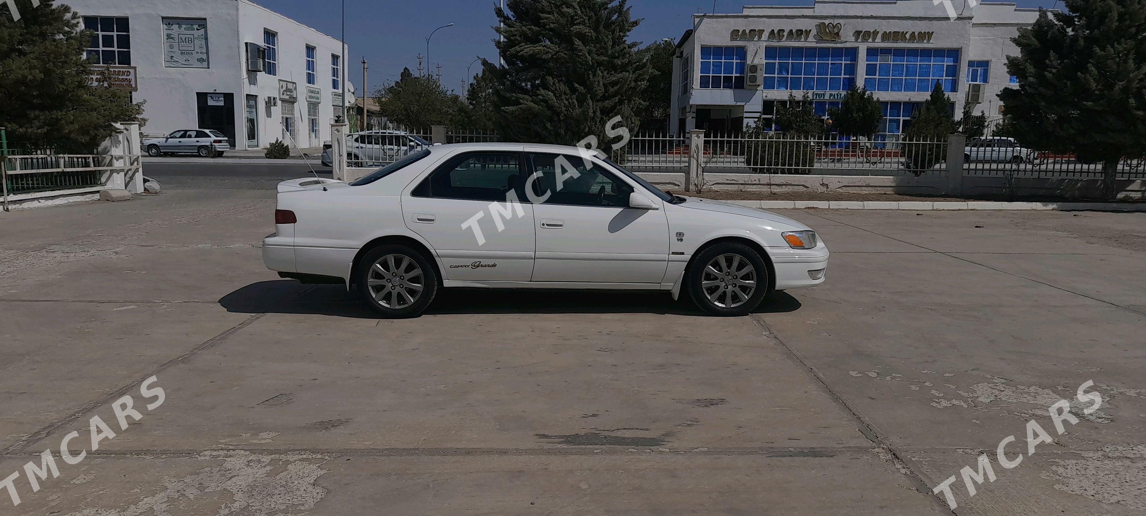 Toyota Camry 2000 - 130 000 TMT - Gyzylarbat - img 4