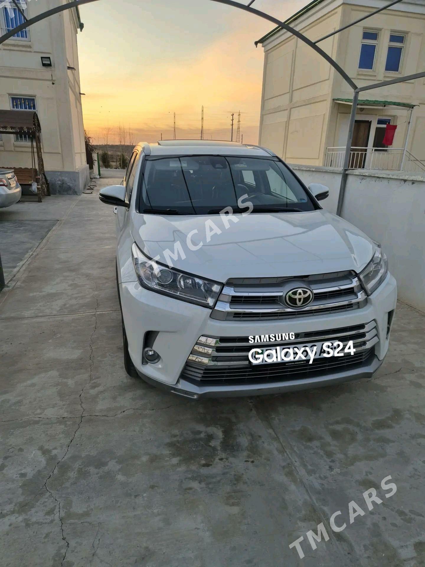 Toyota Highlander 2017 - 455 000 TMT - Aşgabat - img 4