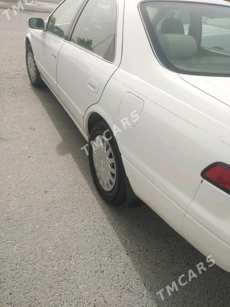 Toyota Camry 1999 - 128 000 TMT - Саят - img 3
