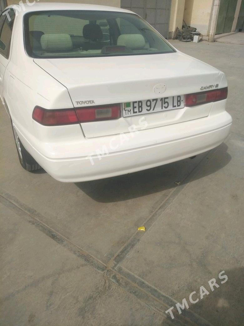 Toyota Camry 1999 - 128 000 TMT - Саят - img 2