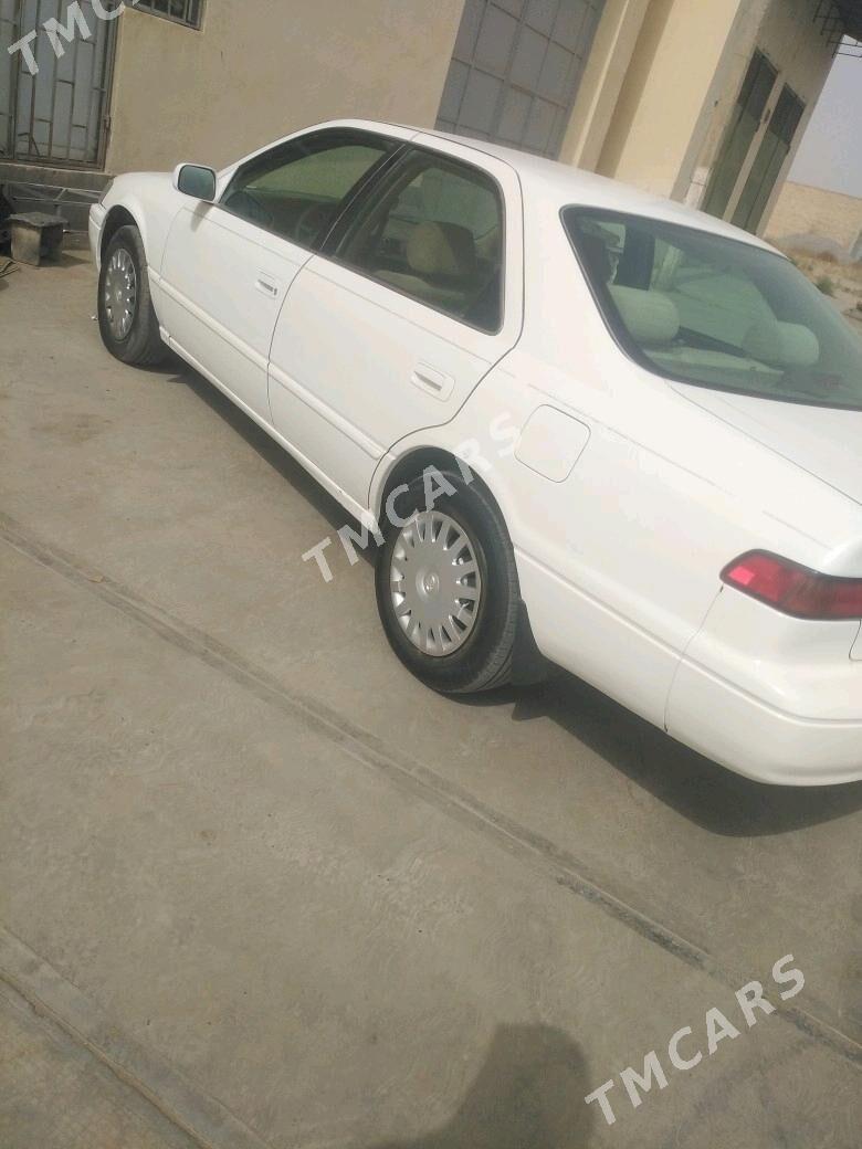 Toyota Camry 1999 - 128 000 TMT - Саят - img 4
