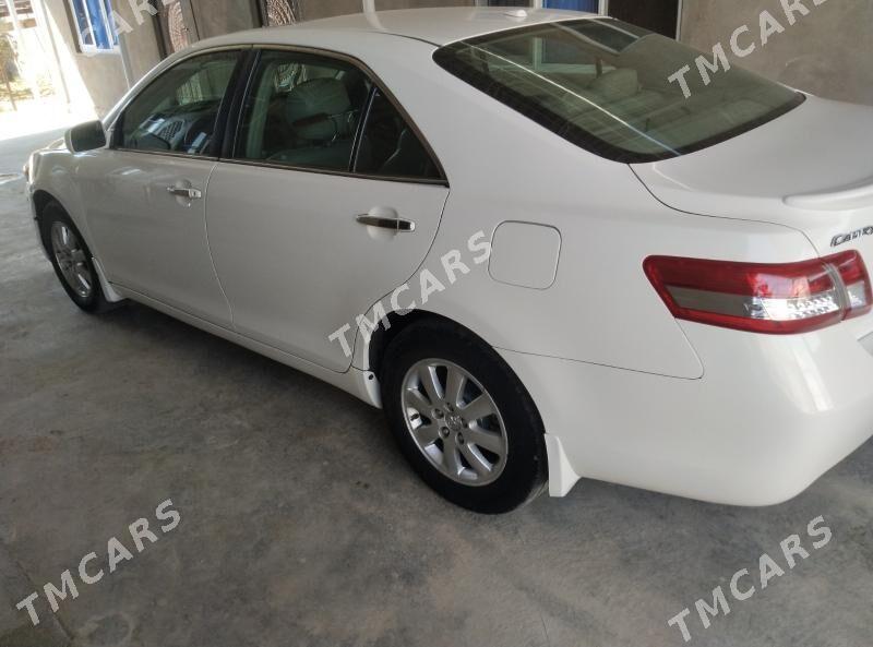 Toyota Camry 2011 - 205 000 TMT - Тагтабазар - img 2