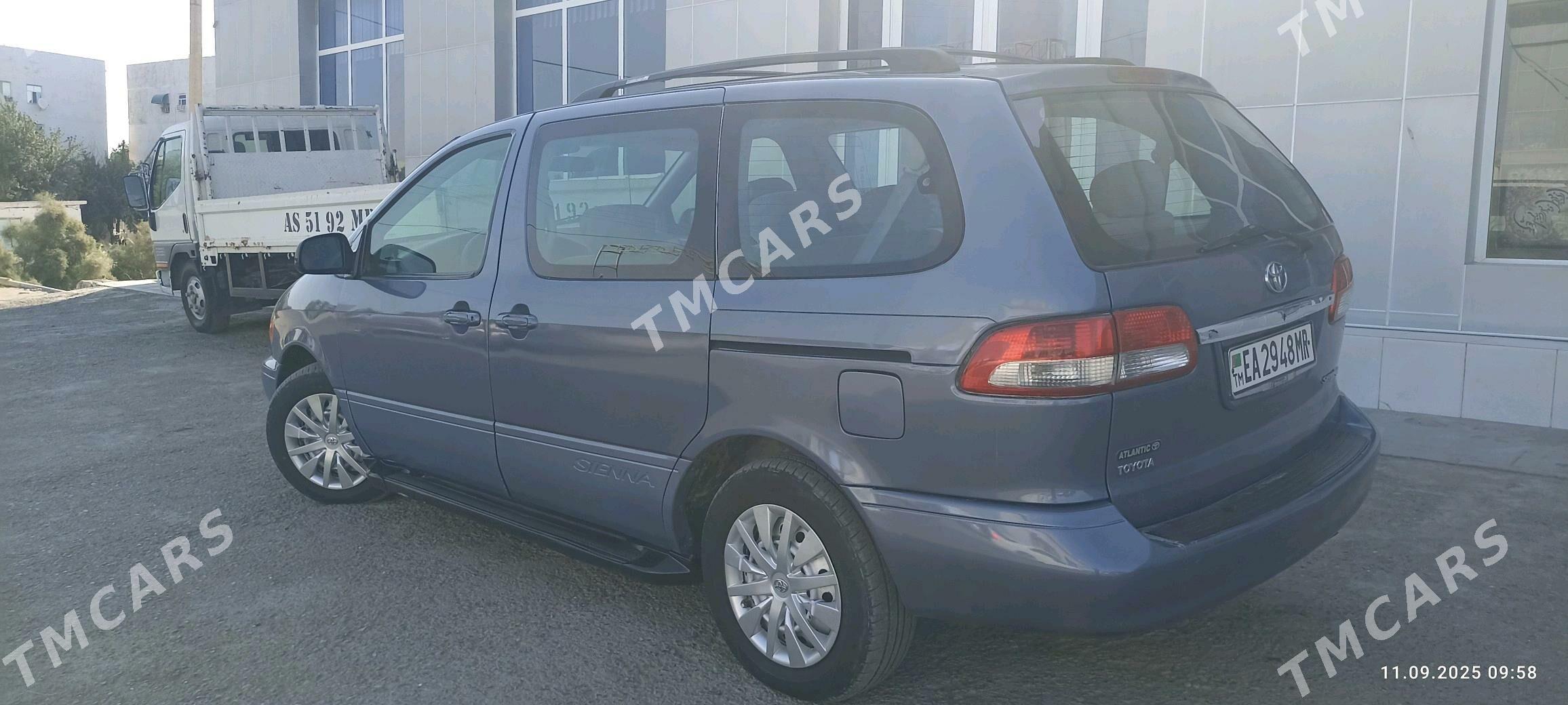 Toyota Sienna 2002 - 140 000 TMT - Mary - img 3