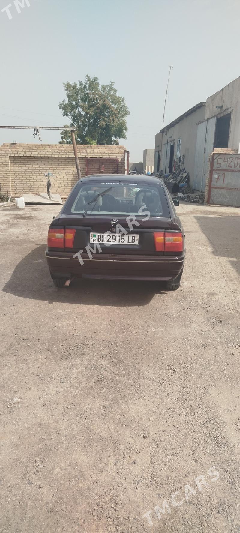 Opel Vectra 1991 - 34 000 TMT - Дянев - img 3
