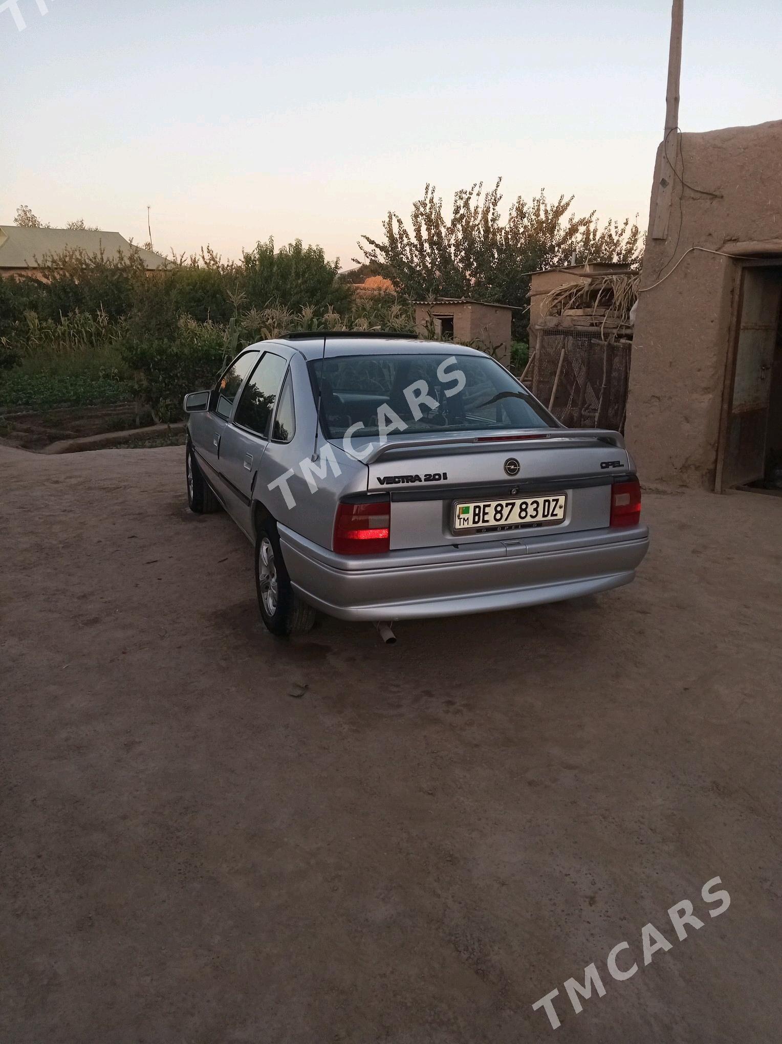 Opel Vectra 1993 - 34 000 TMT - Гурбансолтан Едже - img 4