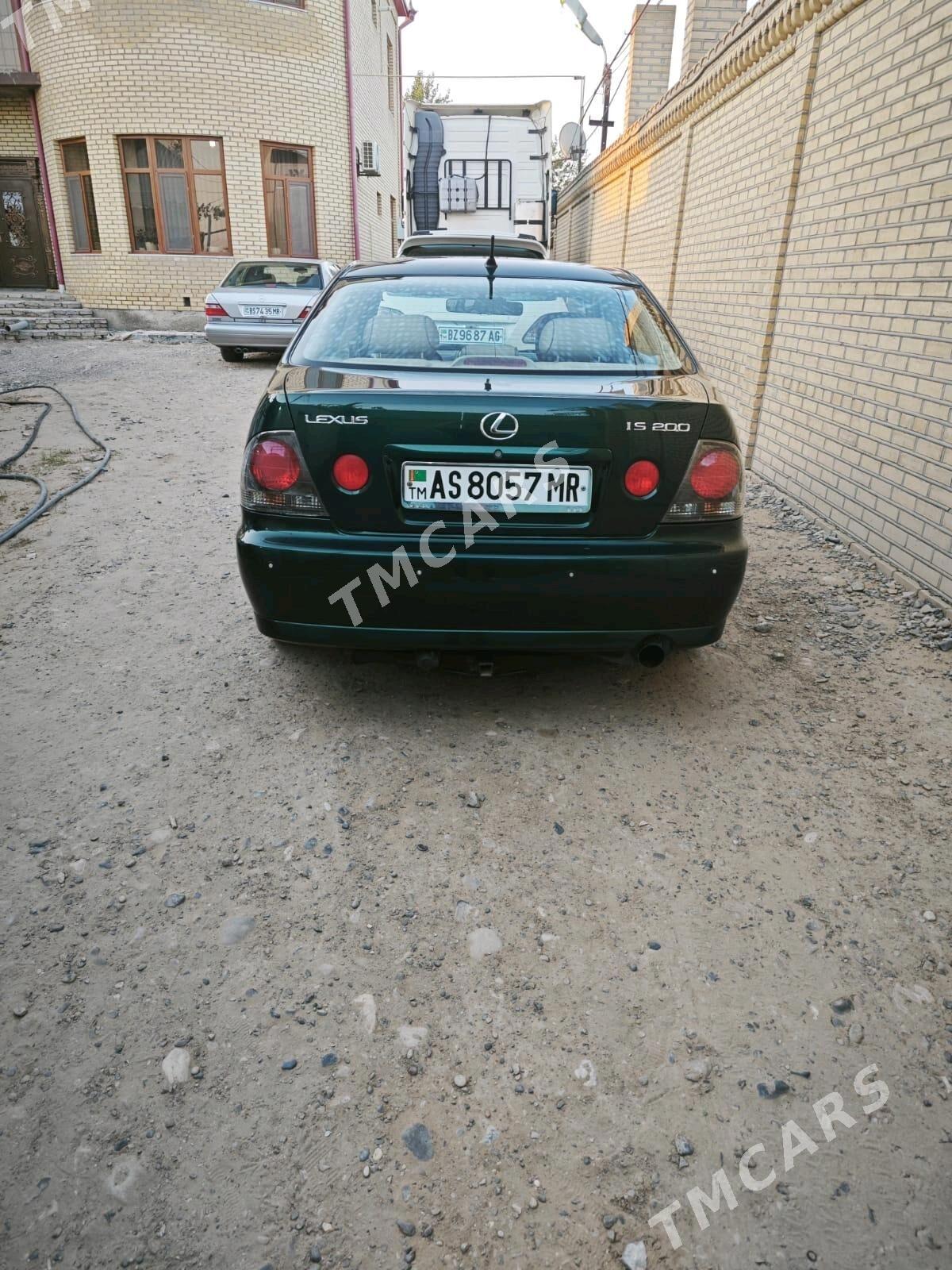 Lexus IS 2002 - 220 000 TMT - Мары - img 2