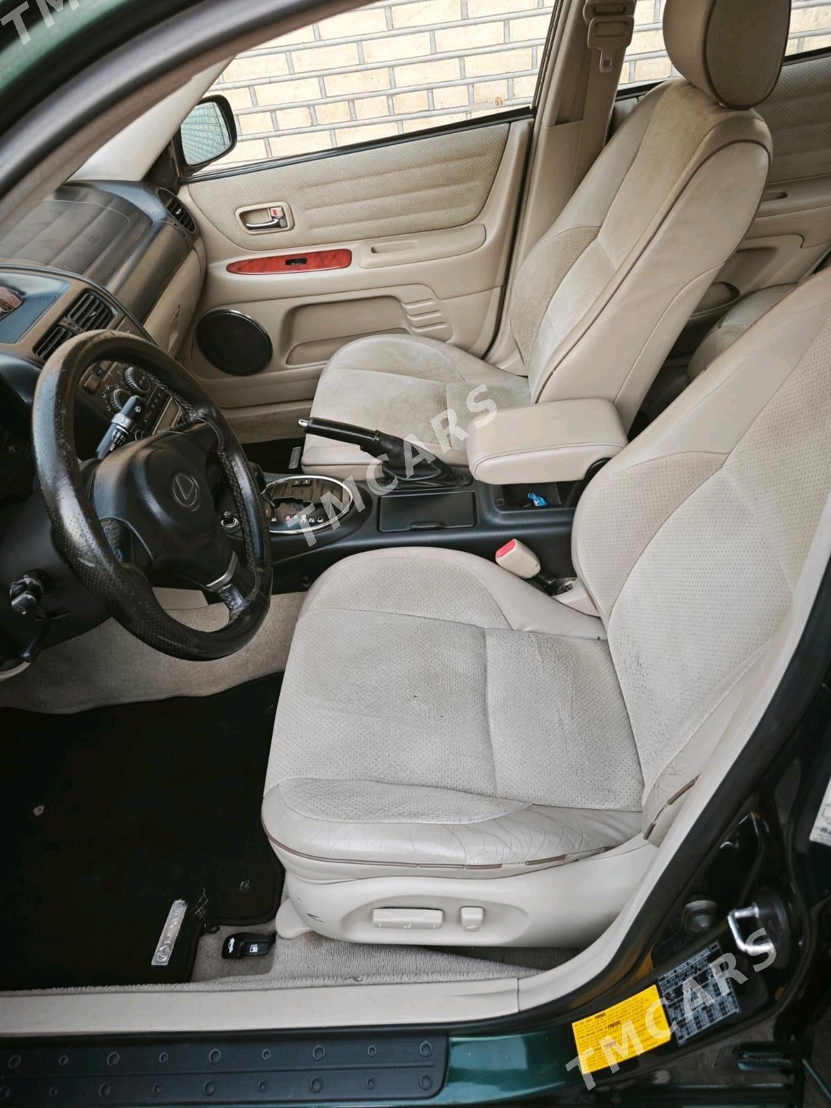 Lexus IS 2002 - 220 000 TMT - Мары - img 7