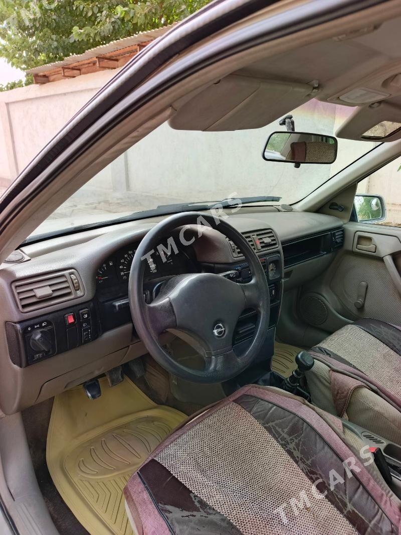Opel Vectra 1992 - 41 000 TMT - Мары - img 9