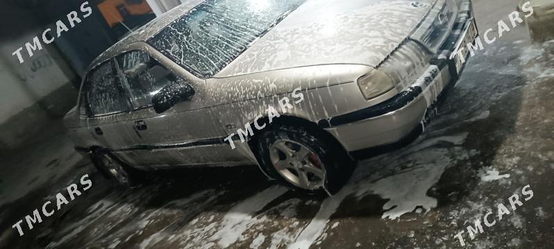 Opel Vectra 1989 - 32 000 TMT - Туркменабат - img 2