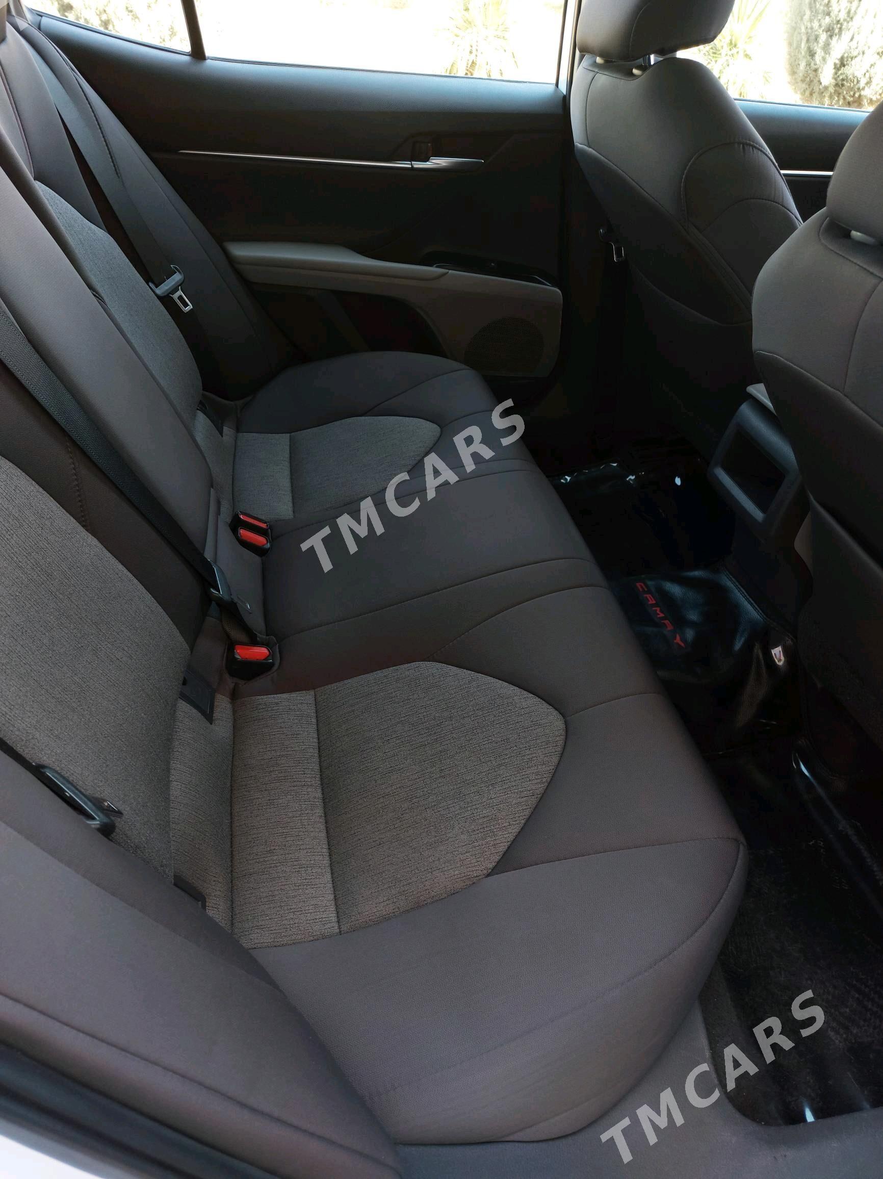 Toyota Camry 2019 - 280 000 TMT - Бузмеин - img 8
