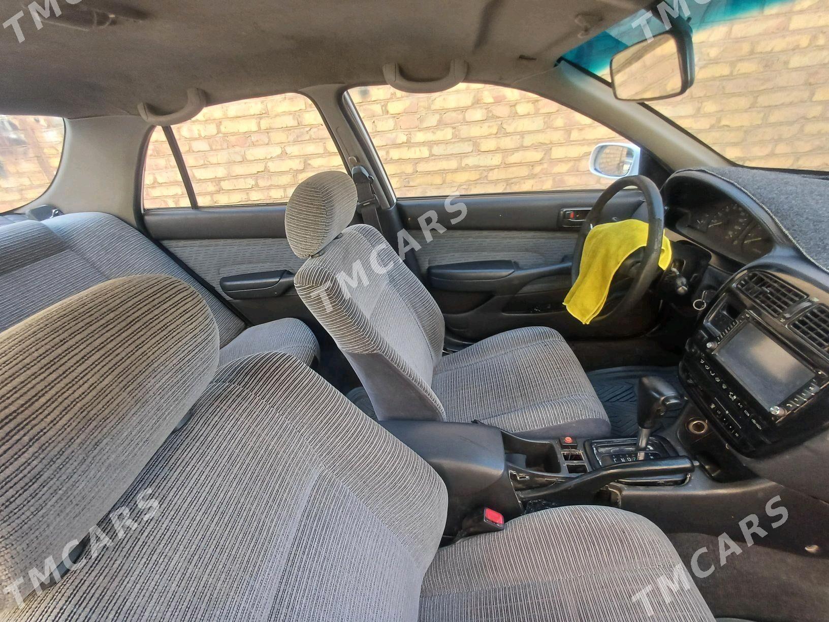 Toyota Carina 1993 - 55 000 TMT - Сакар - img 6