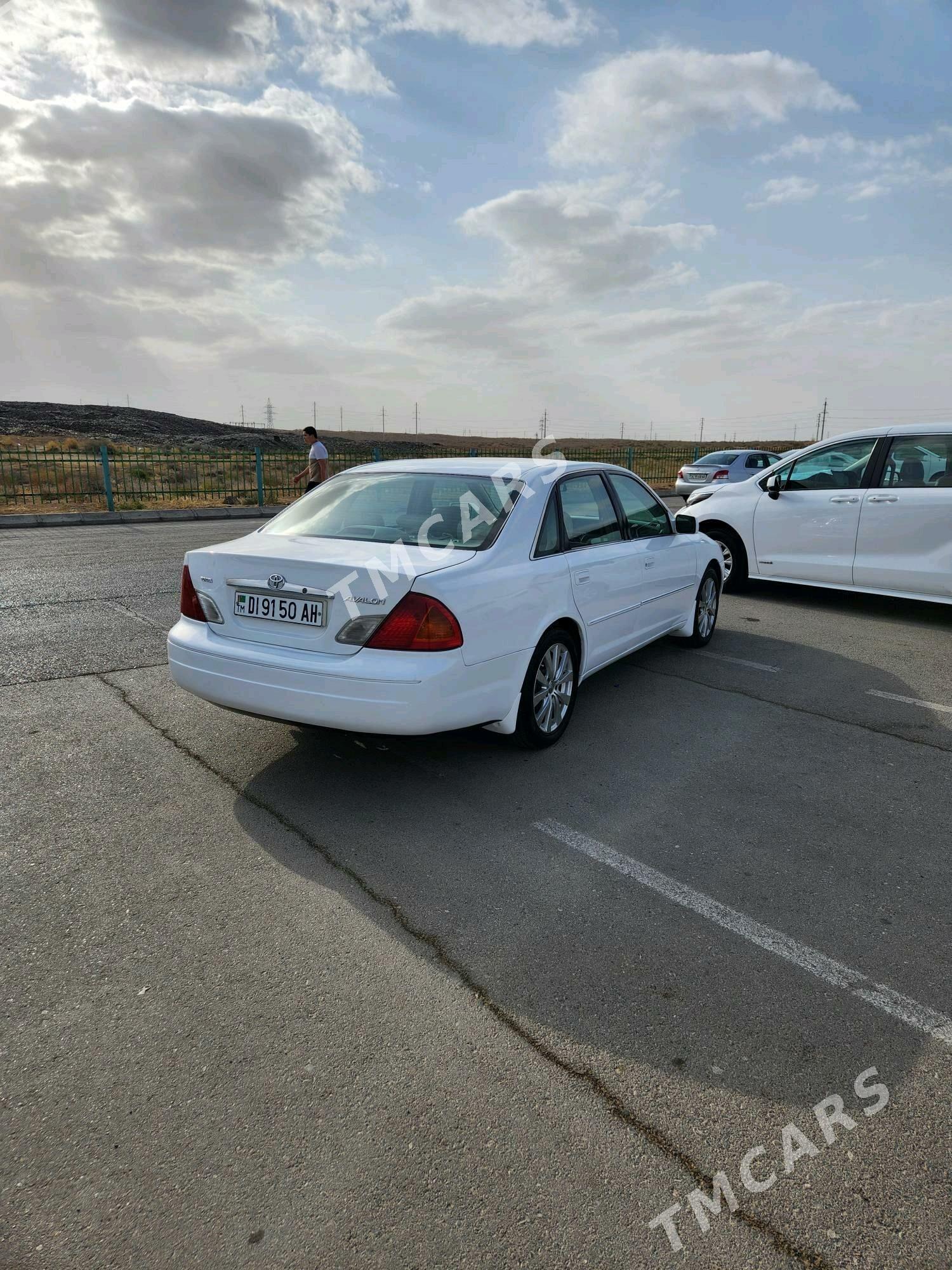 Toyota Avalon 2002 - 150 000 TMT - Бедев - img 2