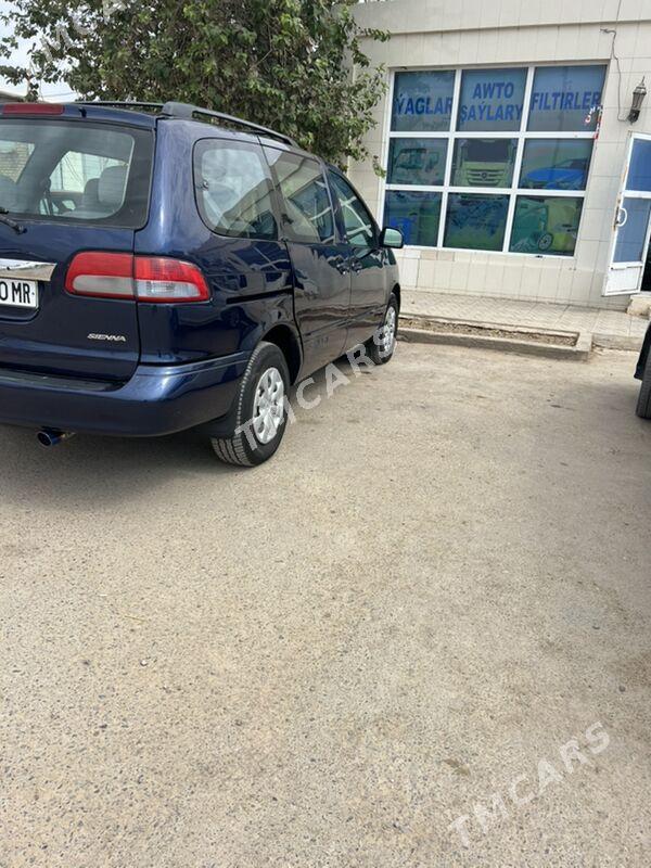 Toyota Sienna 2002 - 137 000 TMT - Мары - img 4