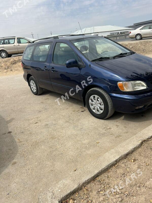 Toyota Sienna 2002 - 137 000 TMT - Мары - img 2