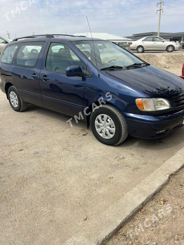 Toyota Sienna 2002 - 137 000 TMT - Мары - img 8