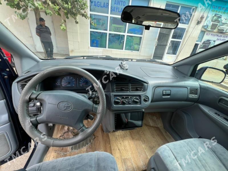 Toyota Sienna 2002 - 137 000 TMT - Мары - img 6
