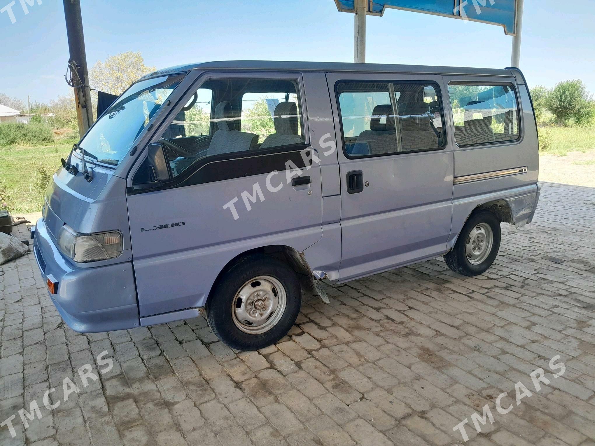 Toyota Hiace 1993 - 50 000 TMT - Türkmengala - img 5