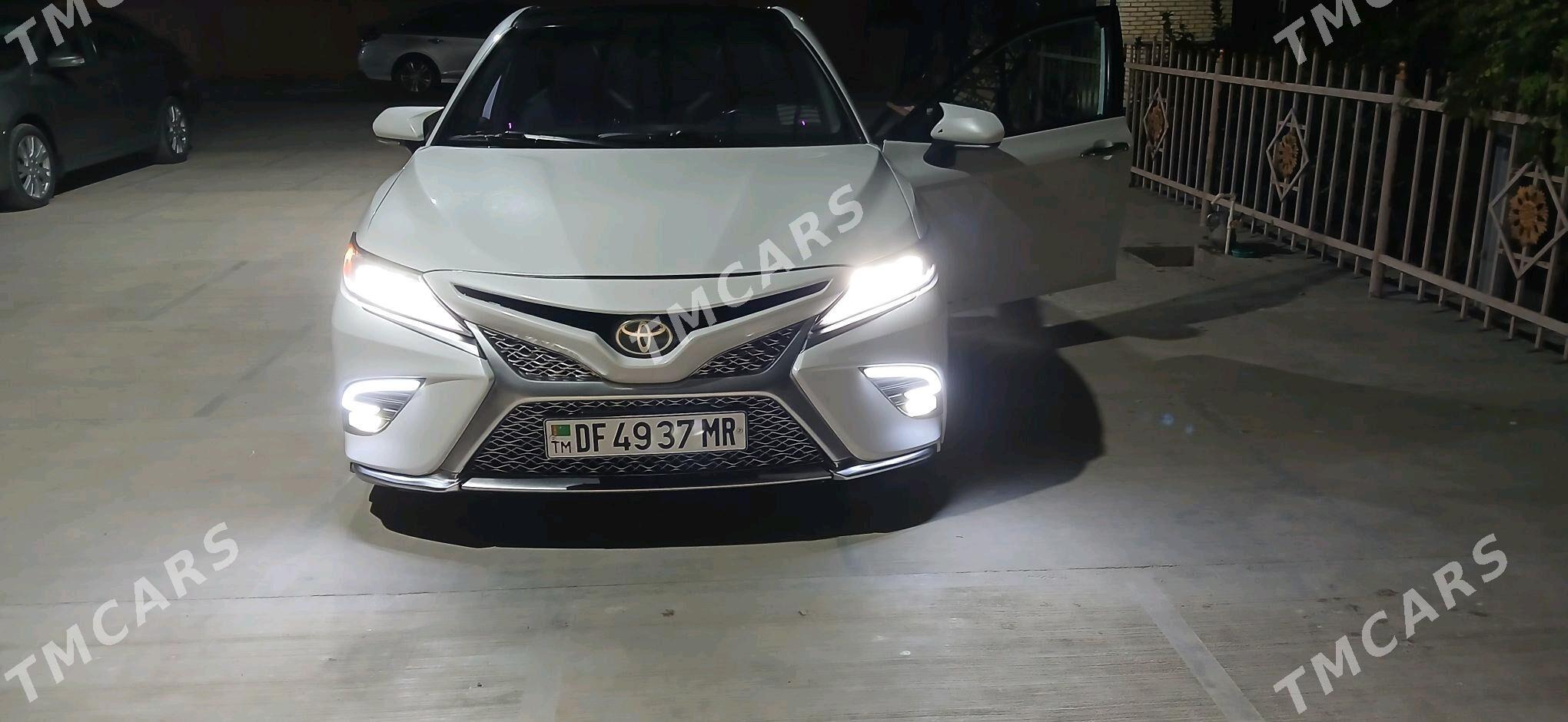 Toyota Camry 2021 - 450 000 TMT - Байрамали - img 4