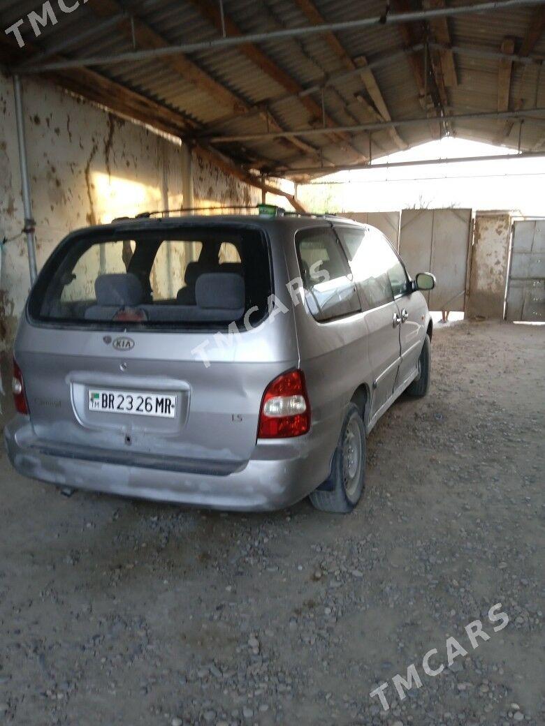 Kia Carnival 2001 - 60 000 TMT - Тагтабазар - img 3