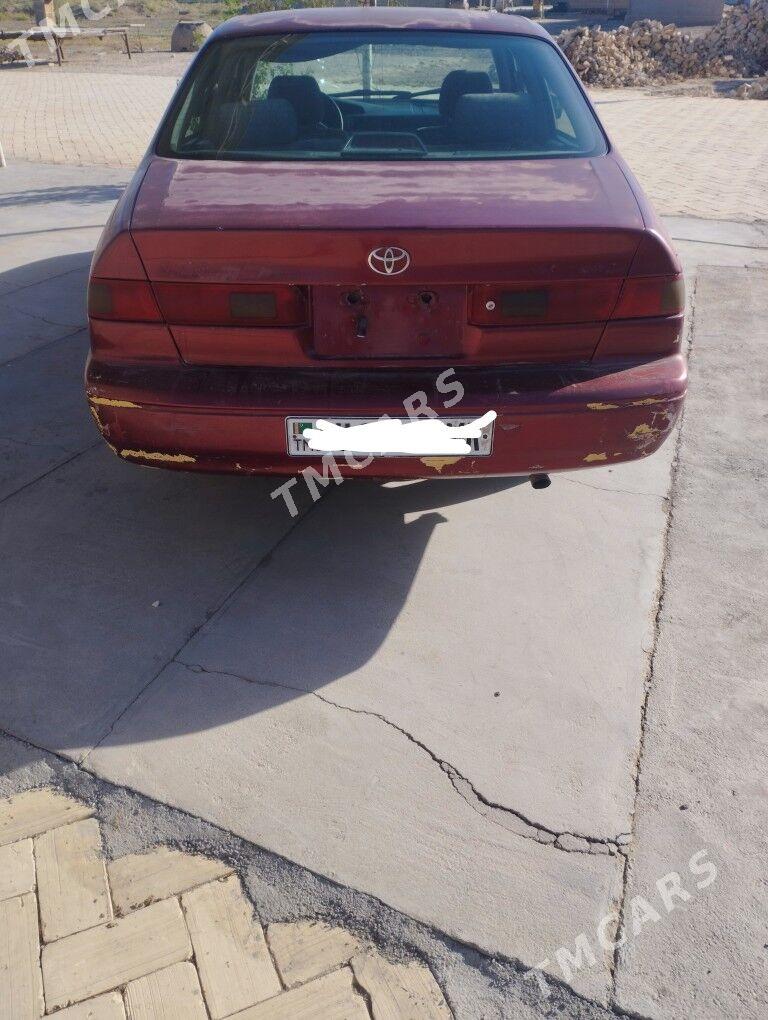 Toyota Camry 1998 - 112 000 TMT - Baýramaly - img 2