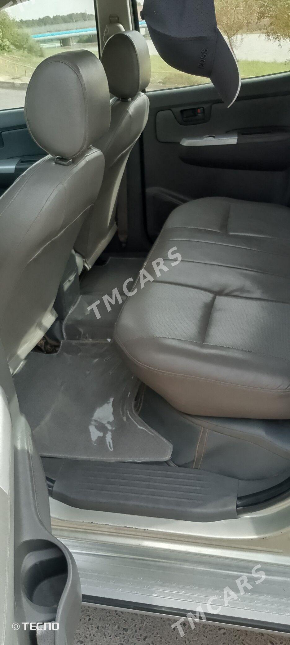 Toyota Hilux 2013 - 400 000 TMT - Мары - img 3