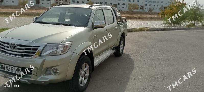 Toyota Hilux 2013 - 400 000 TMT - Мары - img 2