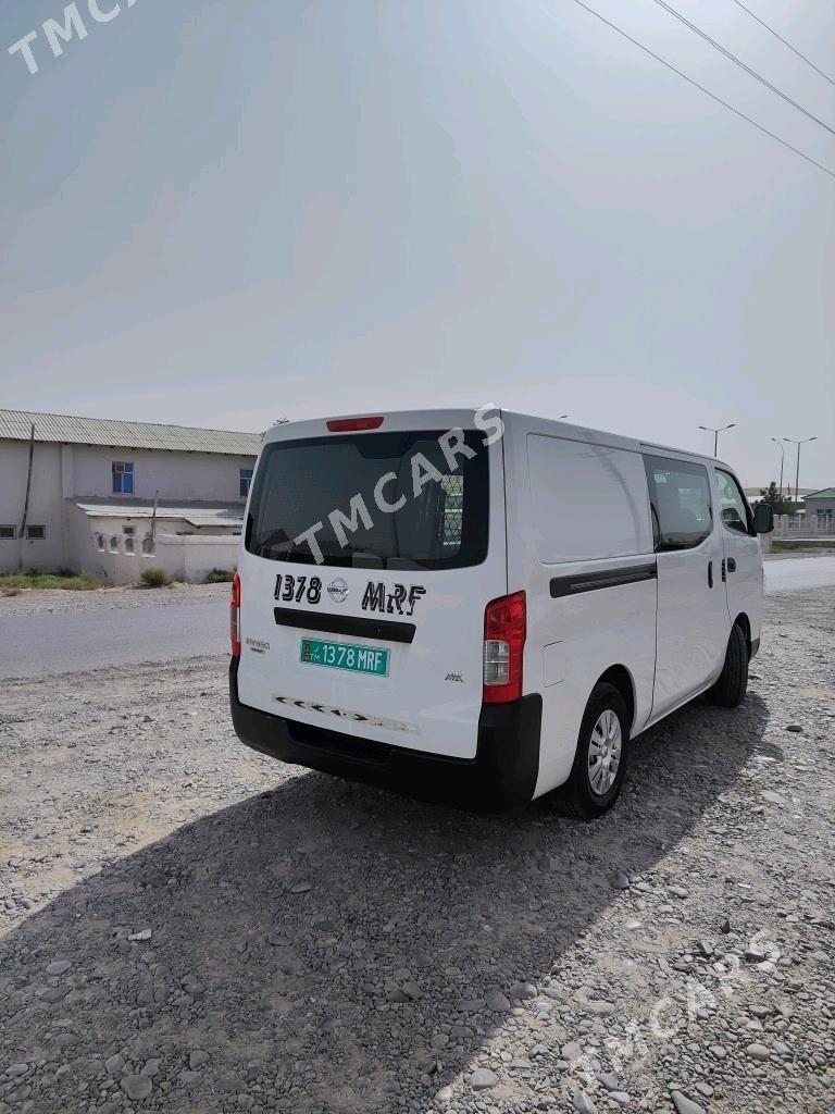 Nissan Urvan 2021 - 320 000 TMT - Mary - img 3